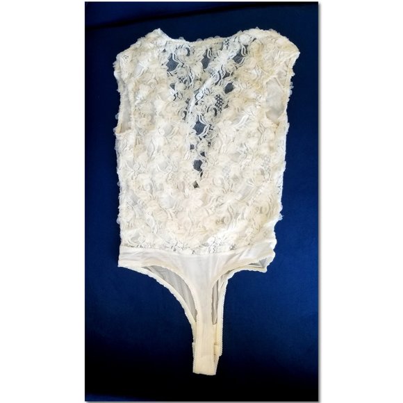 Free People Intimately Rosebud Floral 3D Bodysuit Size X-Small NWOT Wedding - Picture 4 of 16